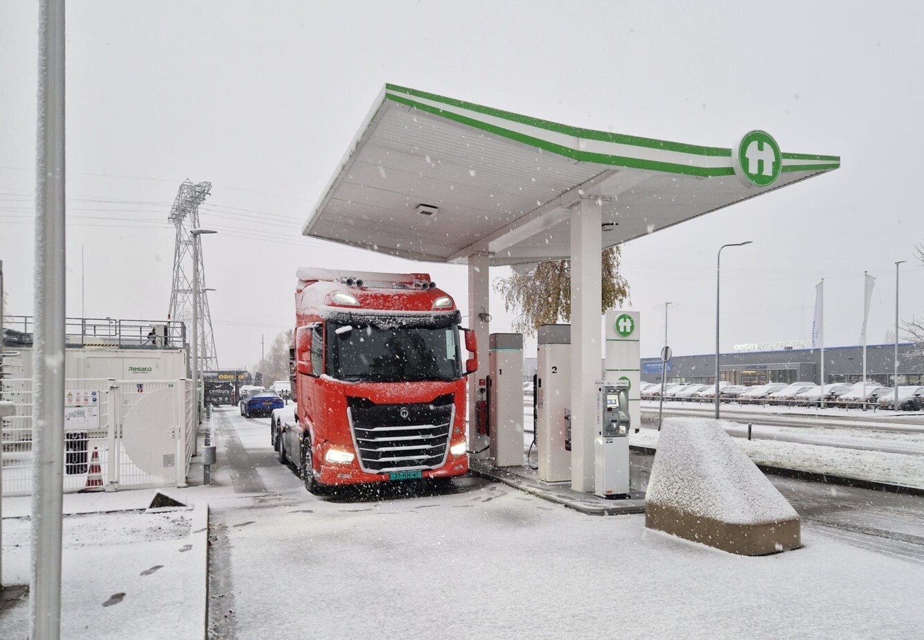 28143-Holthausen Fuel Cell truck (4)